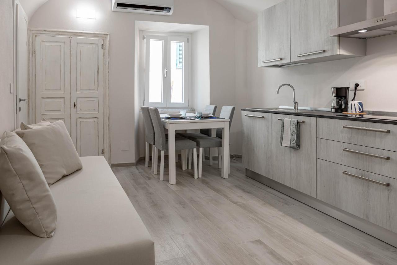 Appartamento H11 Piccola Perla A Un Passo Dal Mare Santo Stefano al Mare Esterno foto