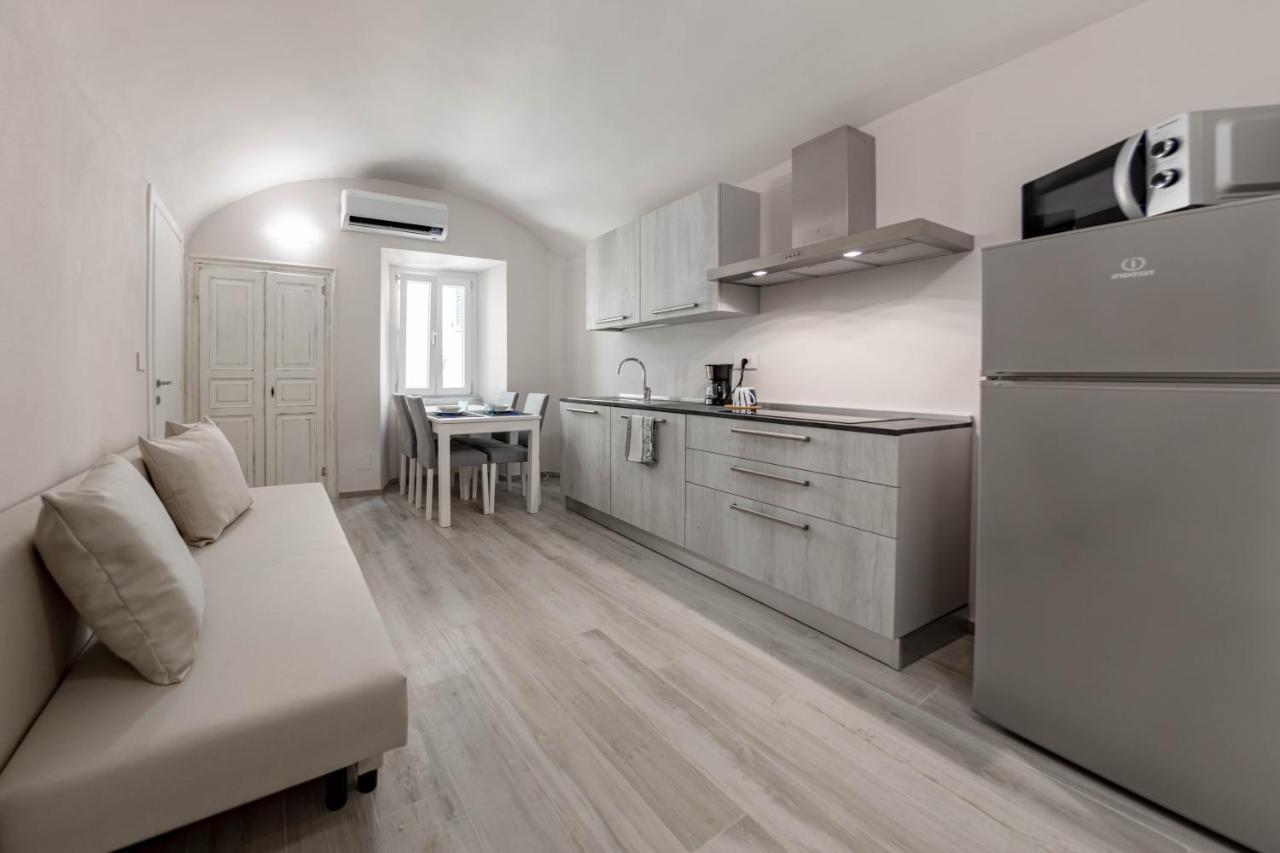 Appartamento H11 Piccola Perla A Un Passo Dal Mare Santo Stefano al Mare Esterno foto