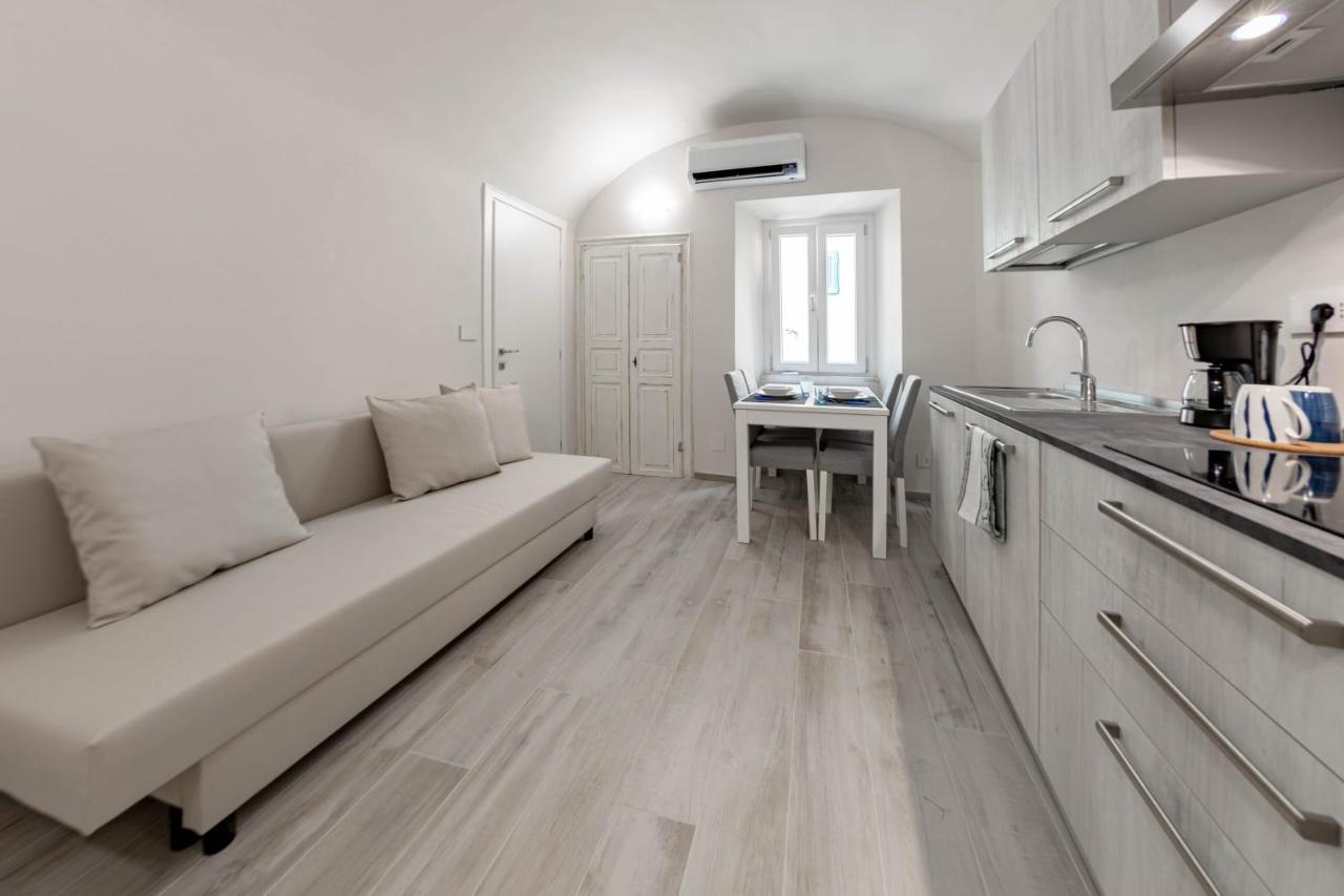 Appartamento H11 Piccola Perla A Un Passo Dal Mare Santo Stefano al Mare Esterno foto